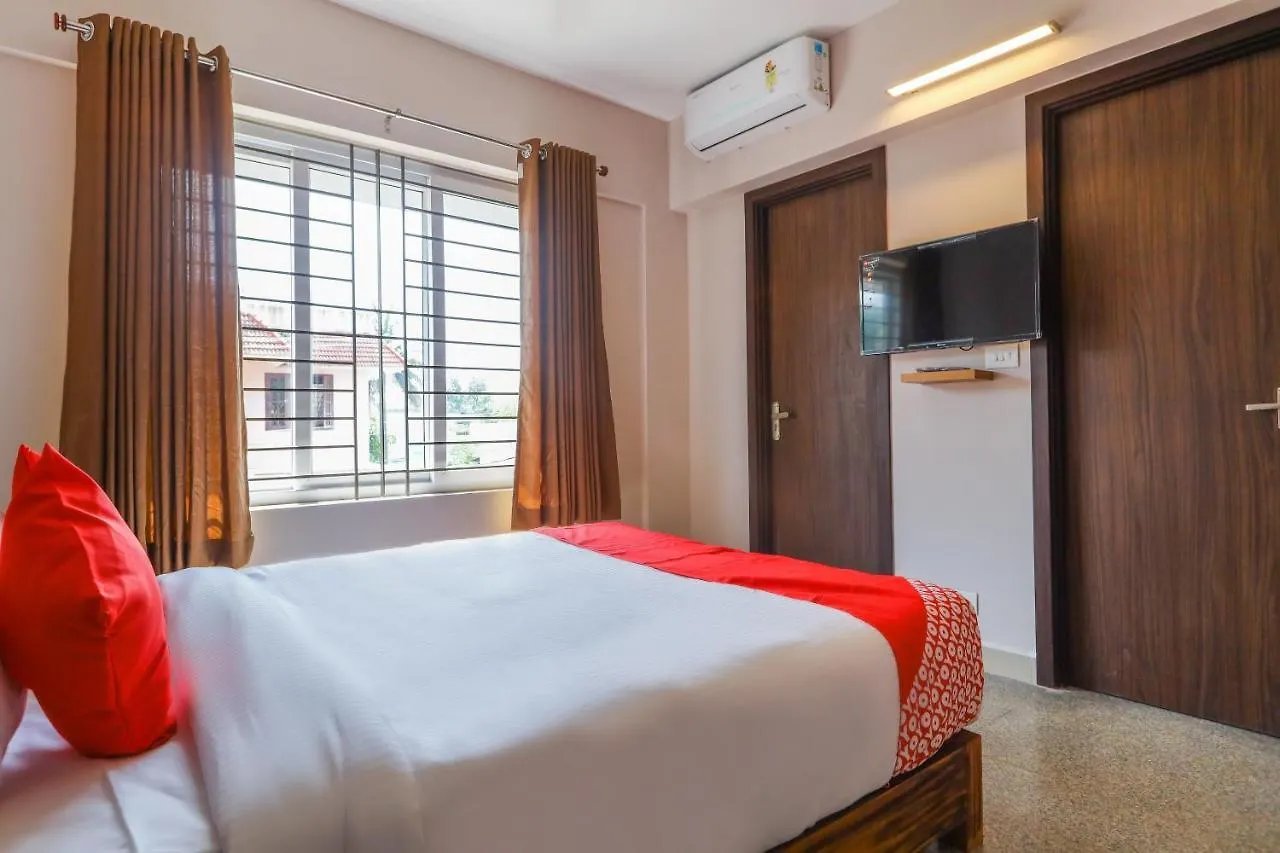 Oyo 69052 Crystal Residency Hotel Kakkanad 3*, Kochi