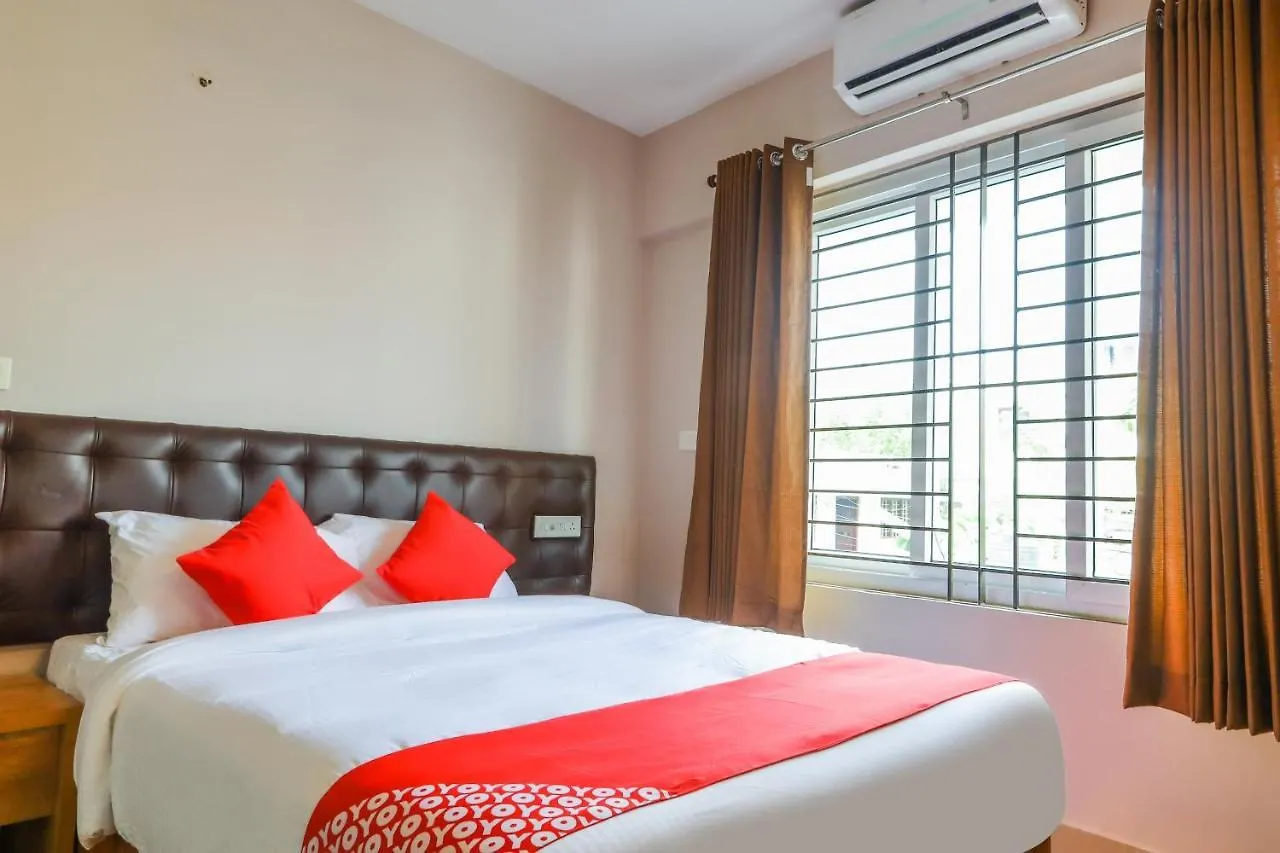 Oyo 69052 Crystal Residency Hotel Kakkanad Kochi