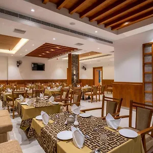 panoramic.hotels-munnar.com/