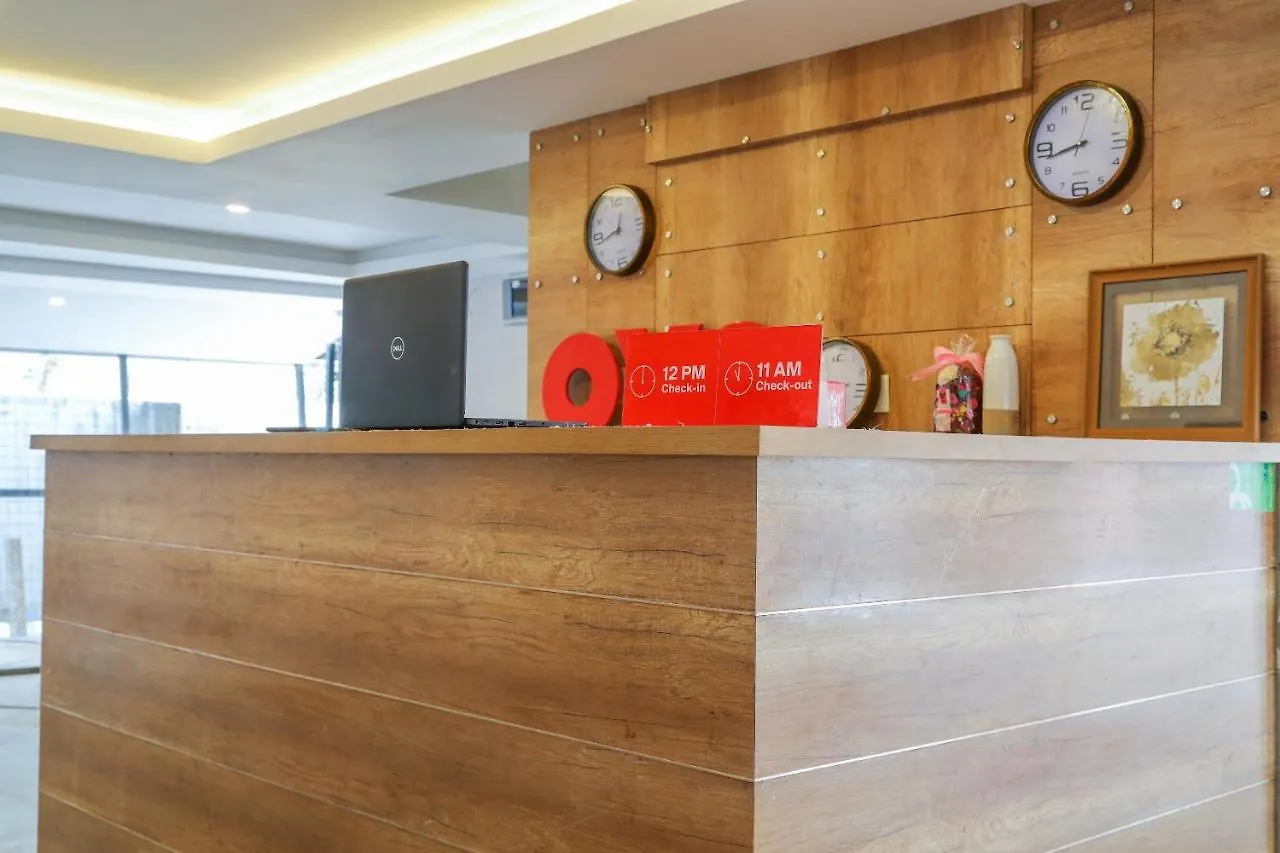 Oyo 69052 Crystal Residency Otel Kakkanad